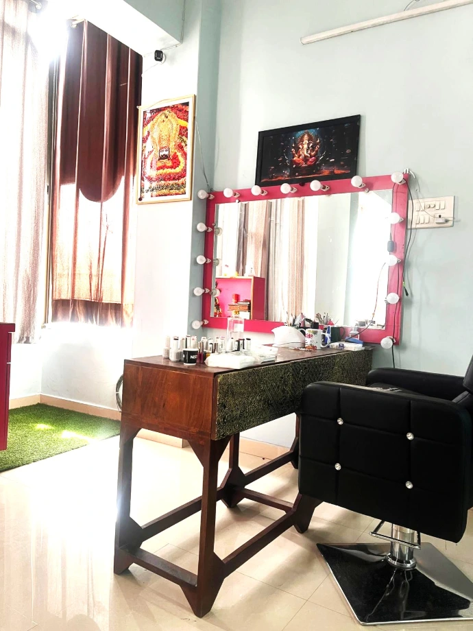 Makeup Studio